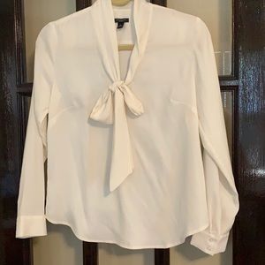 Ann Taylor cream tie-neck blouse ~ SP